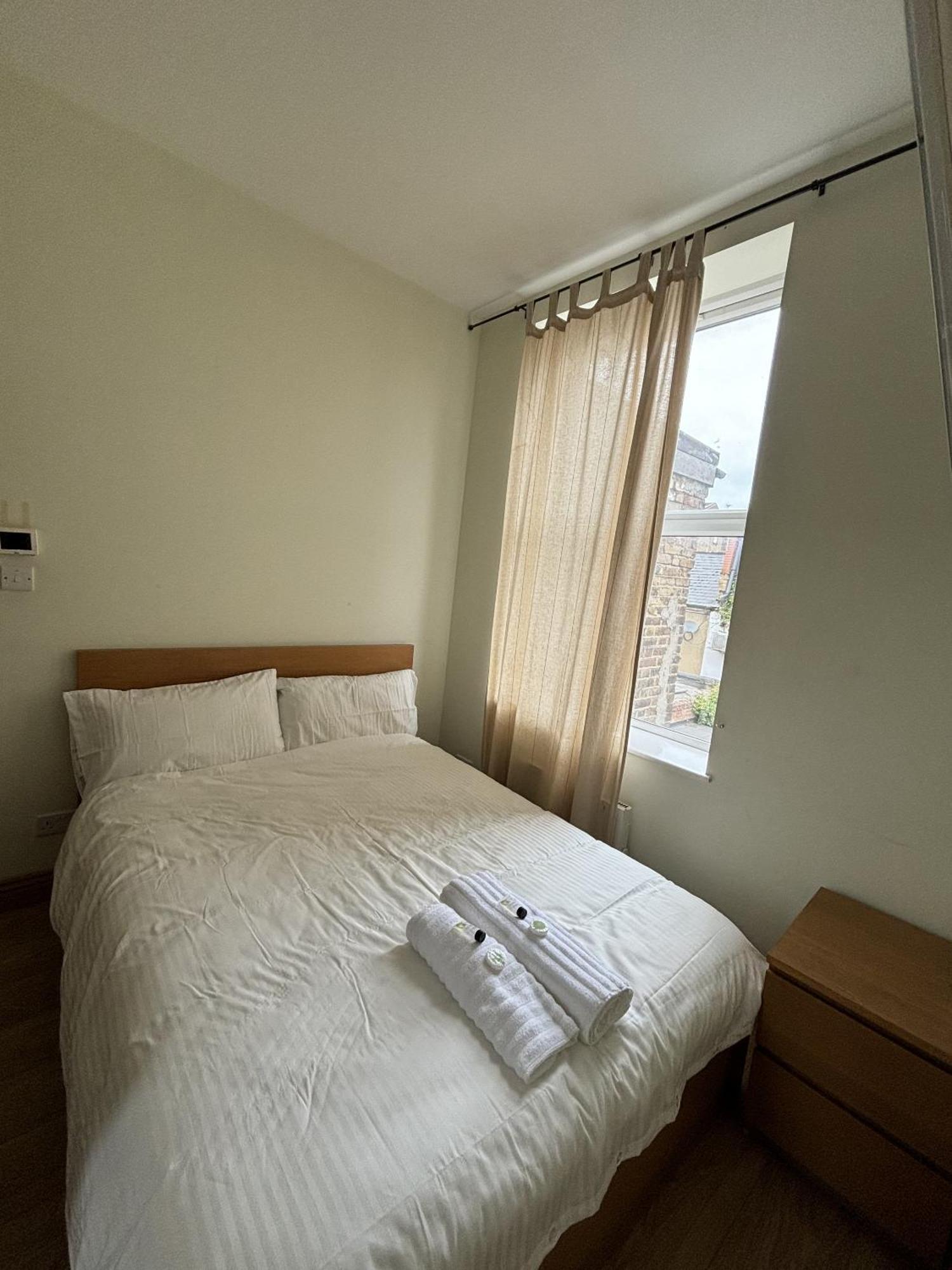 Harrow Road Rooms Londen Buitenkant foto